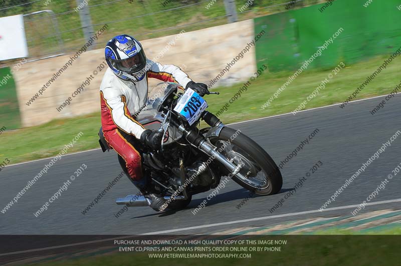 Vintage motorcycle club;eventdigitalimages;mallory park;mallory park trackday photographs;no limits trackdays;peter wileman photography;trackday digital images;trackday photos;vmcc festival 1000 bikes photographs