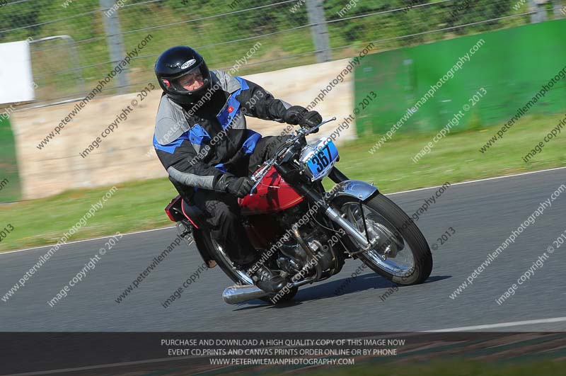 Vintage motorcycle club;eventdigitalimages;mallory park;mallory park trackday photographs;no limits trackdays;peter wileman photography;trackday digital images;trackday photos;vmcc festival 1000 bikes photographs