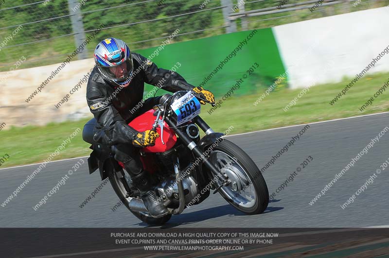 Vintage motorcycle club;eventdigitalimages;mallory park;mallory park trackday photographs;no limits trackdays;peter wileman photography;trackday digital images;trackday photos;vmcc festival 1000 bikes photographs