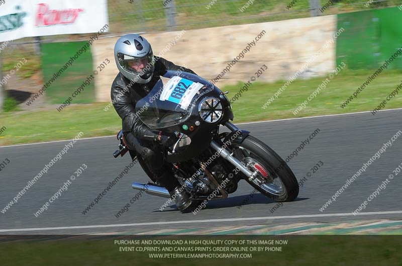 Vintage motorcycle club;eventdigitalimages;mallory park;mallory park trackday photographs;no limits trackdays;peter wileman photography;trackday digital images;trackday photos;vmcc festival 1000 bikes photographs