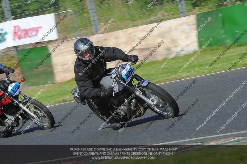 Vintage motorcycle club;eventdigitalimages;mallory park;mallory park trackday photographs;no limits trackdays;peter wileman photography;trackday digital images;trackday photos;vmcc festival 1000 bikes photographs