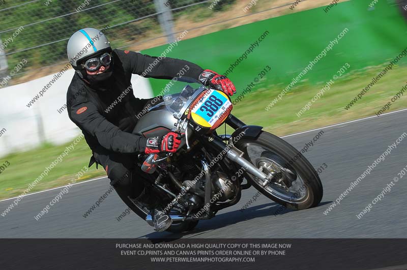 Vintage motorcycle club;eventdigitalimages;mallory park;mallory park trackday photographs;no limits trackdays;peter wileman photography;trackday digital images;trackday photos;vmcc festival 1000 bikes photographs