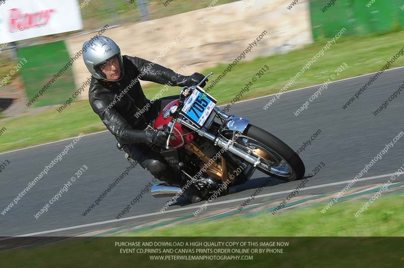 Vintage motorcycle club;eventdigitalimages;mallory park;mallory park trackday photographs;no limits trackdays;peter wileman photography;trackday digital images;trackday photos;vmcc festival 1000 bikes photographs