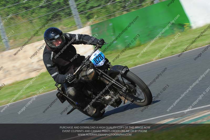 Vintage motorcycle club;eventdigitalimages;mallory park;mallory park trackday photographs;no limits trackdays;peter wileman photography;trackday digital images;trackday photos;vmcc festival 1000 bikes photographs