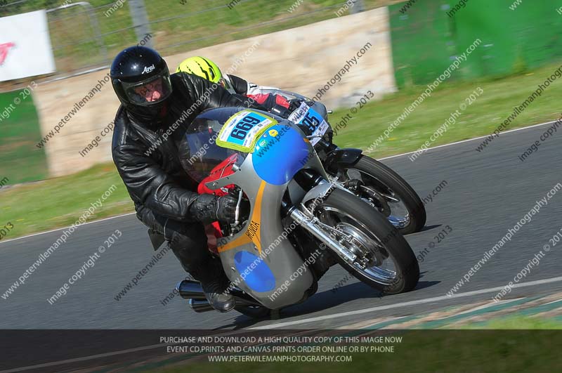 Vintage motorcycle club;eventdigitalimages;mallory park;mallory park trackday photographs;no limits trackdays;peter wileman photography;trackday digital images;trackday photos;vmcc festival 1000 bikes photographs