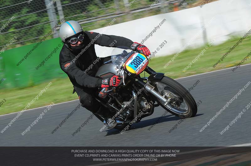 Vintage motorcycle club;eventdigitalimages;mallory park;mallory park trackday photographs;no limits trackdays;peter wileman photography;trackday digital images;trackday photos;vmcc festival 1000 bikes photographs