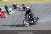 Vintage-motorcycle-club;eventdigitalimages;mallory-park;mallory-park-trackday-photographs;no-limits-trackdays;peter-wileman-photography;trackday-digital-images;trackday-photos;vmcc-festival-1000-bikes-photographs