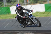 Vintage-motorcycle-club;eventdigitalimages;mallory-park;mallory-park-trackday-photographs;no-limits-trackdays;peter-wileman-photography;trackday-digital-images;trackday-photos;vmcc-festival-1000-bikes-photographs