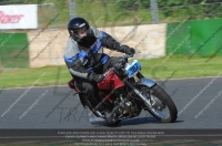 Vintage-motorcycle-club;eventdigitalimages;mallory-park;mallory-park-trackday-photographs;no-limits-trackdays;peter-wileman-photography;trackday-digital-images;trackday-photos;vmcc-festival-1000-bikes-photographs