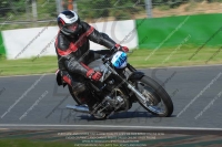 Vintage-motorcycle-club;eventdigitalimages;mallory-park;mallory-park-trackday-photographs;no-limits-trackdays;peter-wileman-photography;trackday-digital-images;trackday-photos;vmcc-festival-1000-bikes-photographs