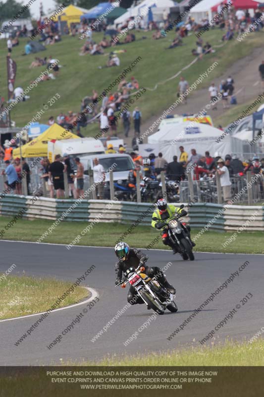 Vintage motorcycle club;eventdigitalimages;mallory park;mallory park trackday photographs;no limits trackdays;peter wileman photography;trackday digital images;trackday photos;vmcc festival 1000 bikes photographs