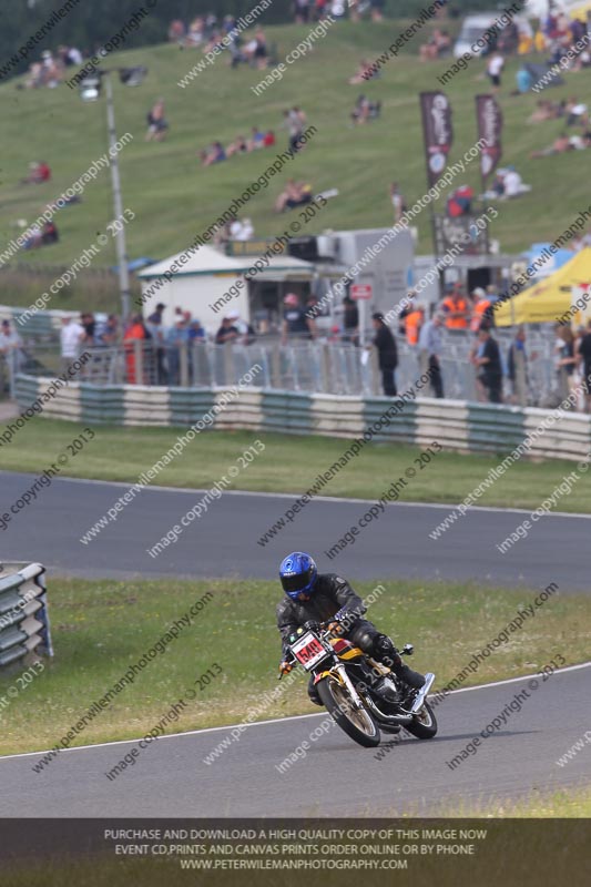 Vintage motorcycle club;eventdigitalimages;mallory park;mallory park trackday photographs;no limits trackdays;peter wileman photography;trackday digital images;trackday photos;vmcc festival 1000 bikes photographs