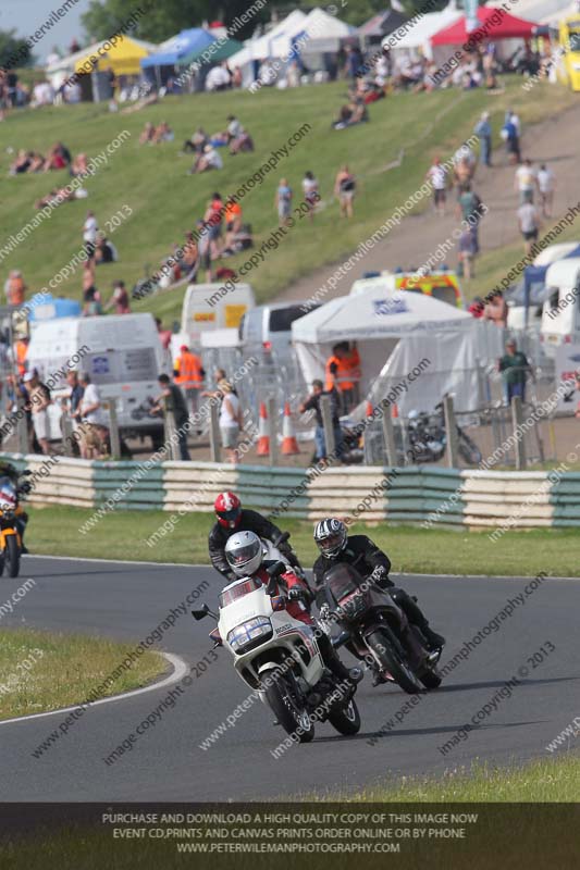 Vintage motorcycle club;eventdigitalimages;mallory park;mallory park trackday photographs;no limits trackdays;peter wileman photography;trackday digital images;trackday photos;vmcc festival 1000 bikes photographs