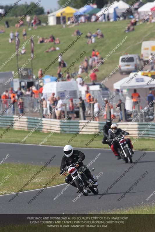 Vintage motorcycle club;eventdigitalimages;mallory park;mallory park trackday photographs;no limits trackdays;peter wileman photography;trackday digital images;trackday photos;vmcc festival 1000 bikes photographs