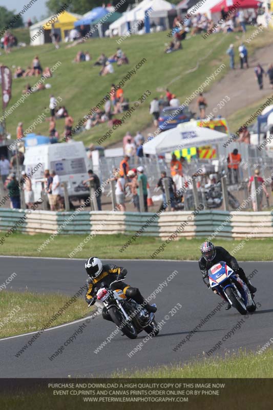 Vintage motorcycle club;eventdigitalimages;mallory park;mallory park trackday photographs;no limits trackdays;peter wileman photography;trackday digital images;trackday photos;vmcc festival 1000 bikes photographs