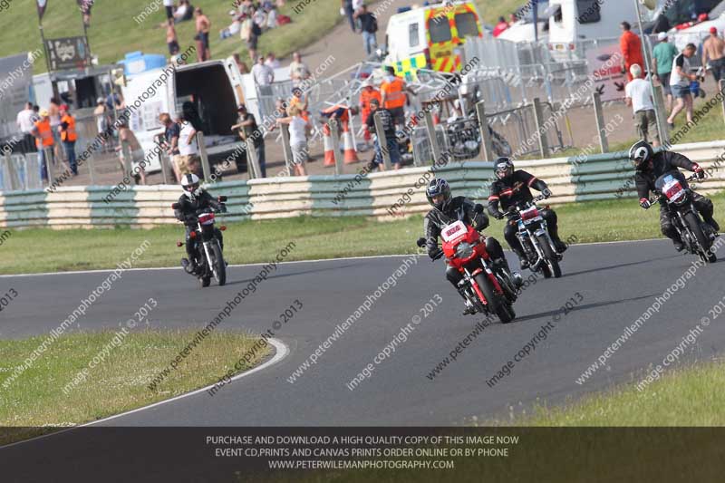 Vintage motorcycle club;eventdigitalimages;mallory park;mallory park trackday photographs;no limits trackdays;peter wileman photography;trackday digital images;trackday photos;vmcc festival 1000 bikes photographs