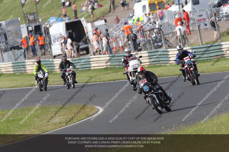 Vintage motorcycle club;eventdigitalimages;mallory park;mallory park trackday photographs;no limits trackdays;peter wileman photography;trackday digital images;trackday photos;vmcc festival 1000 bikes photographs