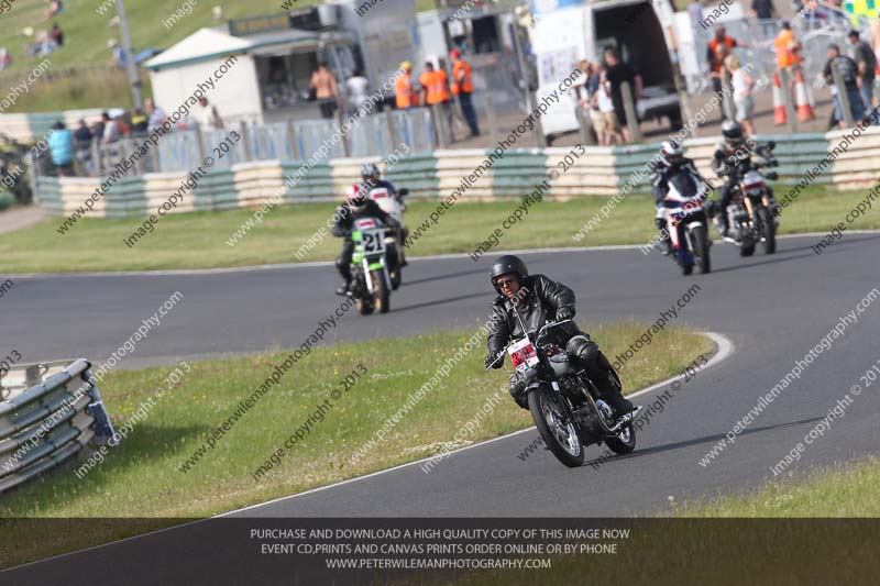 Vintage motorcycle club;eventdigitalimages;mallory park;mallory park trackday photographs;no limits trackdays;peter wileman photography;trackday digital images;trackday photos;vmcc festival 1000 bikes photographs