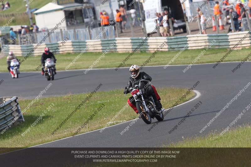 Vintage motorcycle club;eventdigitalimages;mallory park;mallory park trackday photographs;no limits trackdays;peter wileman photography;trackday digital images;trackday photos;vmcc festival 1000 bikes photographs