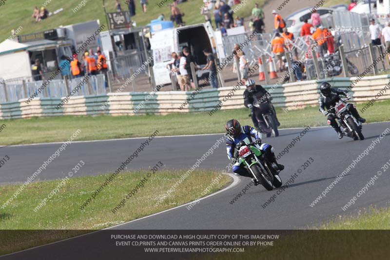 Vintage motorcycle club;eventdigitalimages;mallory park;mallory park trackday photographs;no limits trackdays;peter wileman photography;trackday digital images;trackday photos;vmcc festival 1000 bikes photographs