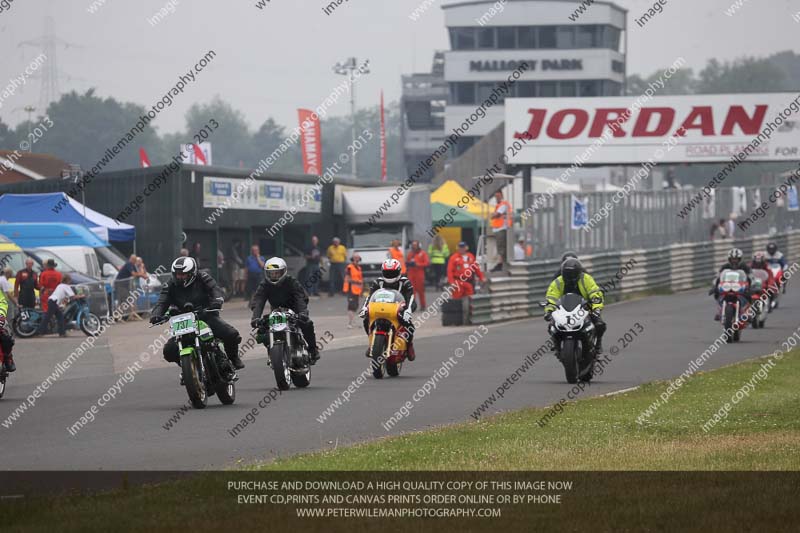 Vintage motorcycle club;eventdigitalimages;mallory park;mallory park trackday photographs;no limits trackdays;peter wileman photography;trackday digital images;trackday photos;vmcc festival 1000 bikes photographs