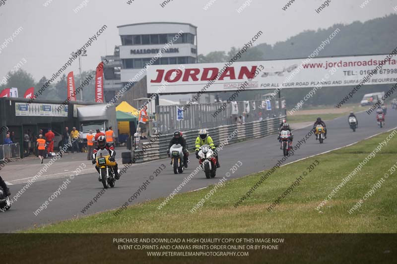 Vintage motorcycle club;eventdigitalimages;mallory park;mallory park trackday photographs;no limits trackdays;peter wileman photography;trackday digital images;trackday photos;vmcc festival 1000 bikes photographs