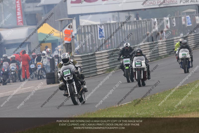 Vintage motorcycle club;eventdigitalimages;mallory park;mallory park trackday photographs;no limits trackdays;peter wileman photography;trackday digital images;trackday photos;vmcc festival 1000 bikes photographs