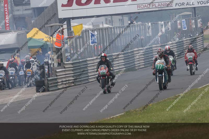 Vintage motorcycle club;eventdigitalimages;mallory park;mallory park trackday photographs;no limits trackdays;peter wileman photography;trackday digital images;trackday photos;vmcc festival 1000 bikes photographs