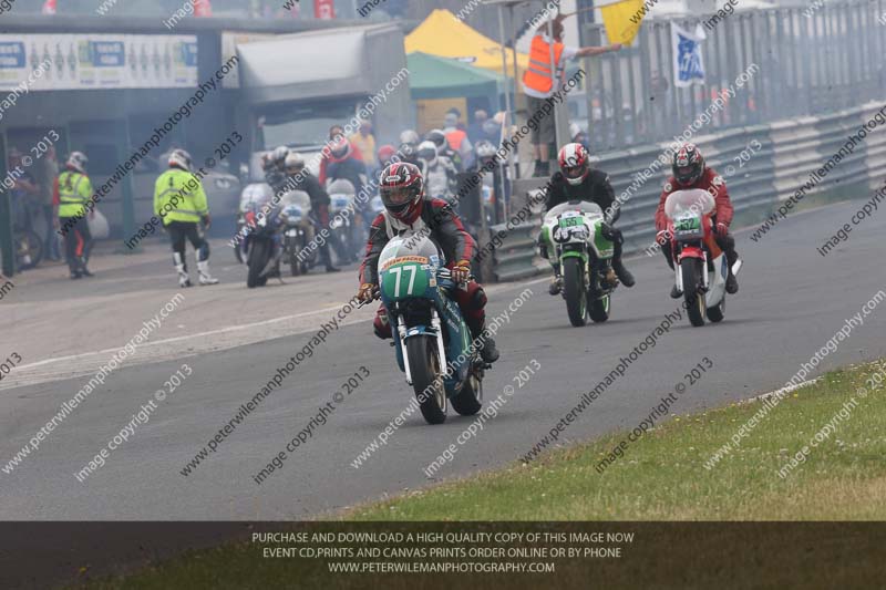 Vintage motorcycle club;eventdigitalimages;mallory park;mallory park trackday photographs;no limits trackdays;peter wileman photography;trackday digital images;trackday photos;vmcc festival 1000 bikes photographs