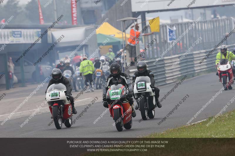 Vintage motorcycle club;eventdigitalimages;mallory park;mallory park trackday photographs;no limits trackdays;peter wileman photography;trackday digital images;trackday photos;vmcc festival 1000 bikes photographs