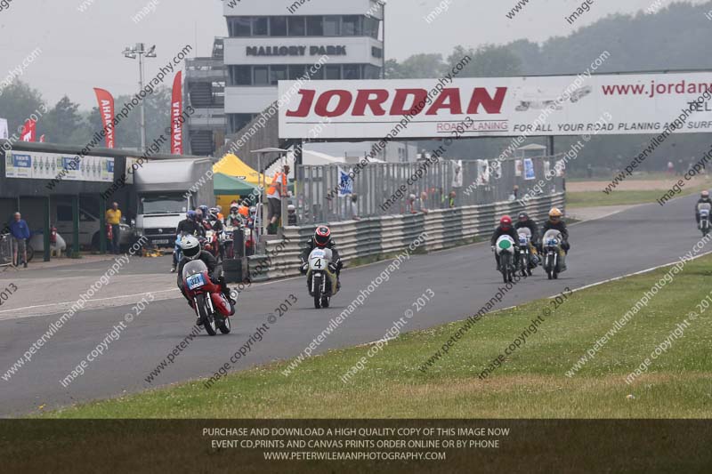 Vintage motorcycle club;eventdigitalimages;mallory park;mallory park trackday photographs;no limits trackdays;peter wileman photography;trackday digital images;trackday photos;vmcc festival 1000 bikes photographs