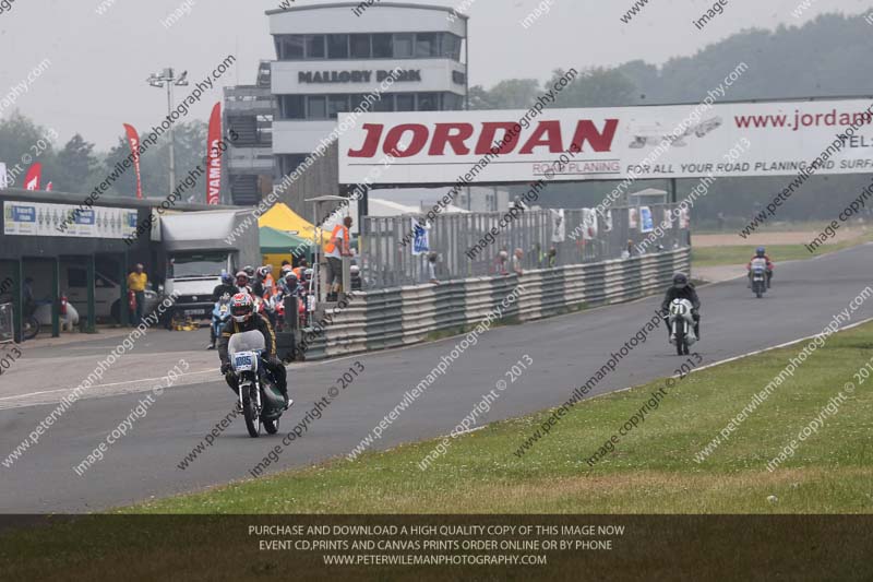 Vintage motorcycle club;eventdigitalimages;mallory park;mallory park trackday photographs;no limits trackdays;peter wileman photography;trackday digital images;trackday photos;vmcc festival 1000 bikes photographs