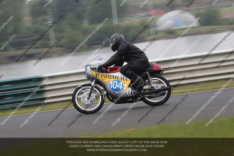 Vintage motorcycle club;eventdigitalimages;mallory park;mallory park trackday photographs;no limits trackdays;peter wileman photography;trackday digital images;trackday photos;vmcc festival 1000 bikes photographs