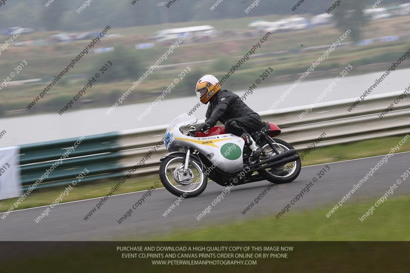 Vintage motorcycle club;eventdigitalimages;mallory park;mallory park trackday photographs;no limits trackdays;peter wileman photography;trackday digital images;trackday photos;vmcc festival 1000 bikes photographs