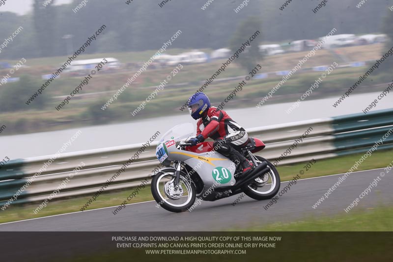 Vintage motorcycle club;eventdigitalimages;mallory park;mallory park trackday photographs;no limits trackdays;peter wileman photography;trackday digital images;trackday photos;vmcc festival 1000 bikes photographs