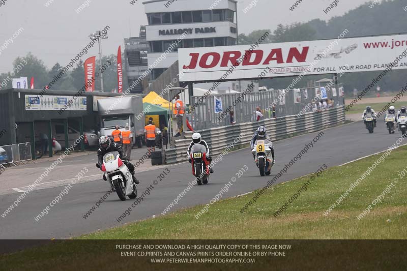 Vintage motorcycle club;eventdigitalimages;mallory park;mallory park trackday photographs;no limits trackdays;peter wileman photography;trackday digital images;trackday photos;vmcc festival 1000 bikes photographs