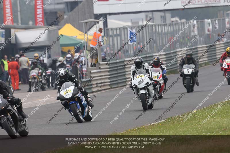 Vintage motorcycle club;eventdigitalimages;mallory park;mallory park trackday photographs;no limits trackdays;peter wileman photography;trackday digital images;trackday photos;vmcc festival 1000 bikes photographs