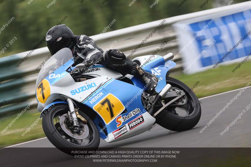 Vintage motorcycle club;eventdigitalimages;mallory park;mallory park trackday photographs;no limits trackdays;peter wileman photography;trackday digital images;trackday photos;vmcc festival 1000 bikes photographs