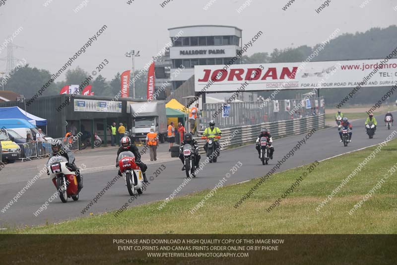 Vintage motorcycle club;eventdigitalimages;mallory park;mallory park trackday photographs;no limits trackdays;peter wileman photography;trackday digital images;trackday photos;vmcc festival 1000 bikes photographs