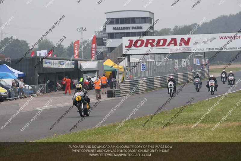 Vintage motorcycle club;eventdigitalimages;mallory park;mallory park trackday photographs;no limits trackdays;peter wileman photography;trackday digital images;trackday photos;vmcc festival 1000 bikes photographs