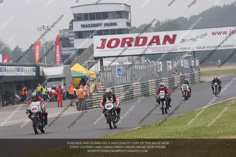 Vintage motorcycle club;eventdigitalimages;mallory park;mallory park trackday photographs;no limits trackdays;peter wileman photography;trackday digital images;trackday photos;vmcc festival 1000 bikes photographs