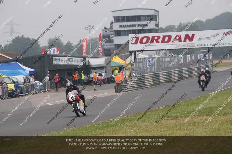 Vintage motorcycle club;eventdigitalimages;mallory park;mallory park trackday photographs;no limits trackdays;peter wileman photography;trackday digital images;trackday photos;vmcc festival 1000 bikes photographs