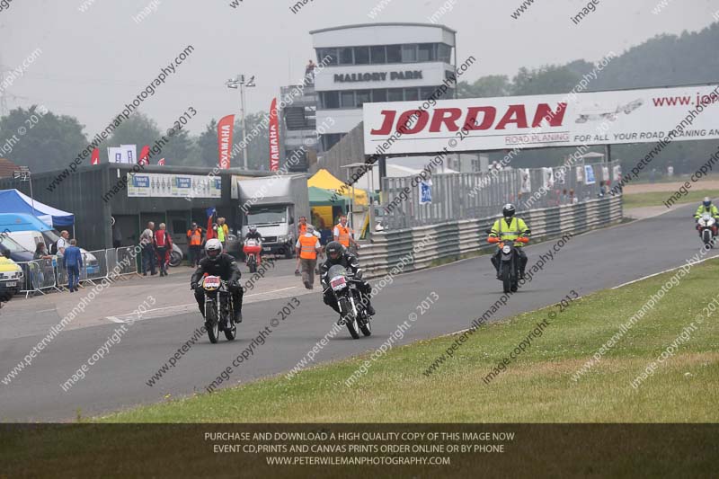 Vintage motorcycle club;eventdigitalimages;mallory park;mallory park trackday photographs;no limits trackdays;peter wileman photography;trackday digital images;trackday photos;vmcc festival 1000 bikes photographs