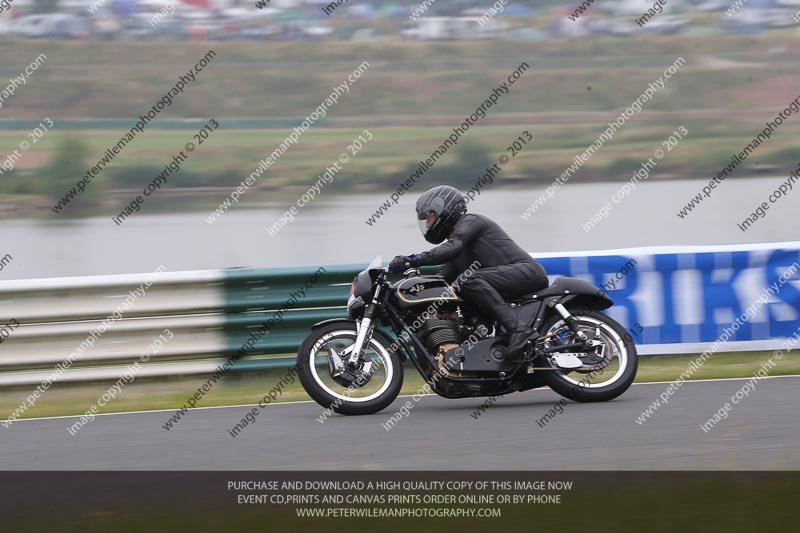 Vintage motorcycle club;eventdigitalimages;mallory park;mallory park trackday photographs;no limits trackdays;peter wileman photography;trackday digital images;trackday photos;vmcc festival 1000 bikes photographs