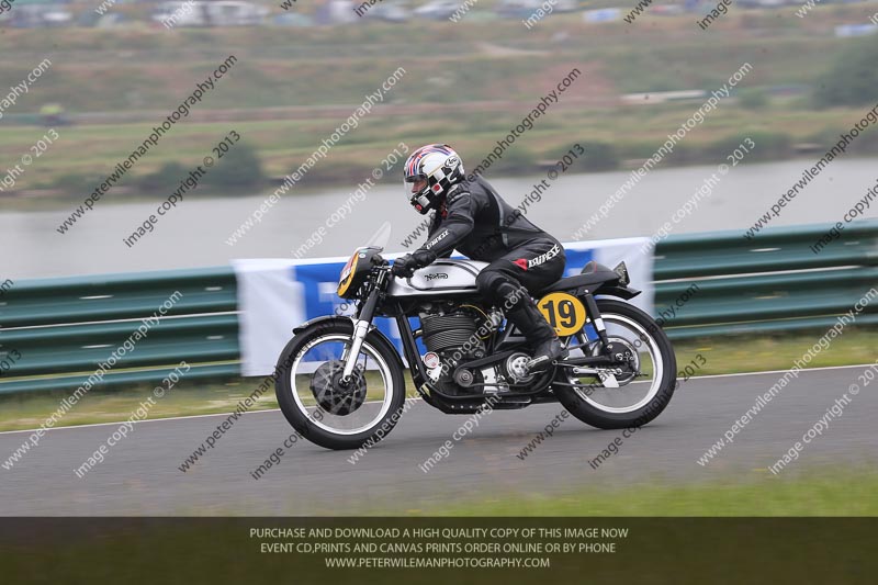 Vintage motorcycle club;eventdigitalimages;mallory park;mallory park trackday photographs;no limits trackdays;peter wileman photography;trackday digital images;trackday photos;vmcc festival 1000 bikes photographs