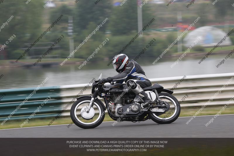 Vintage motorcycle club;eventdigitalimages;mallory park;mallory park trackday photographs;no limits trackdays;peter wileman photography;trackday digital images;trackday photos;vmcc festival 1000 bikes photographs