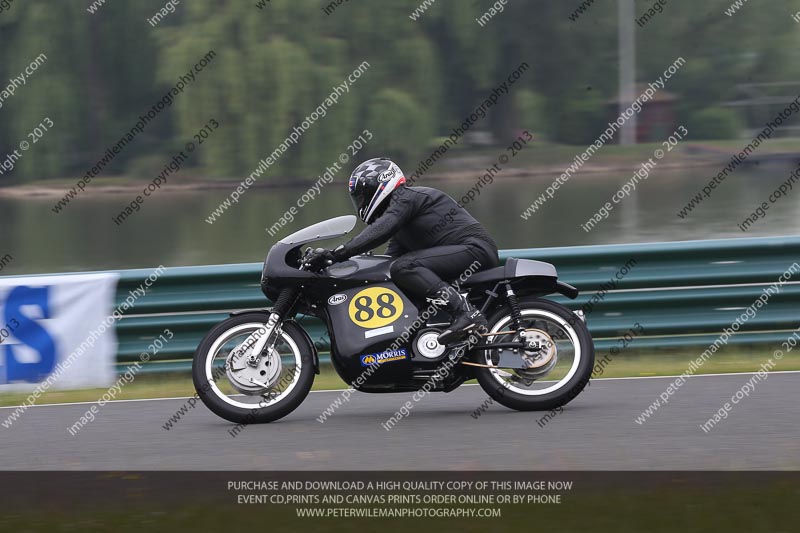 Vintage motorcycle club;eventdigitalimages;mallory park;mallory park trackday photographs;no limits trackdays;peter wileman photography;trackday digital images;trackday photos;vmcc festival 1000 bikes photographs