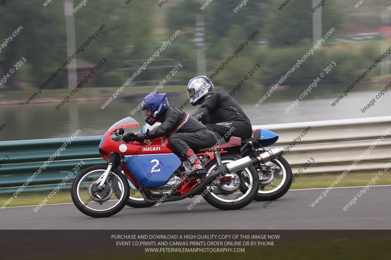 Vintage motorcycle club;eventdigitalimages;mallory park;mallory park trackday photographs;no limits trackdays;peter wileman photography;trackday digital images;trackday photos;vmcc festival 1000 bikes photographs