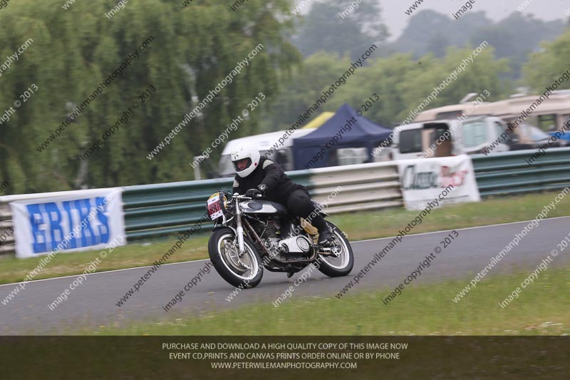 Vintage motorcycle club;eventdigitalimages;mallory park;mallory park trackday photographs;no limits trackdays;peter wileman photography;trackday digital images;trackday photos;vmcc festival 1000 bikes photographs