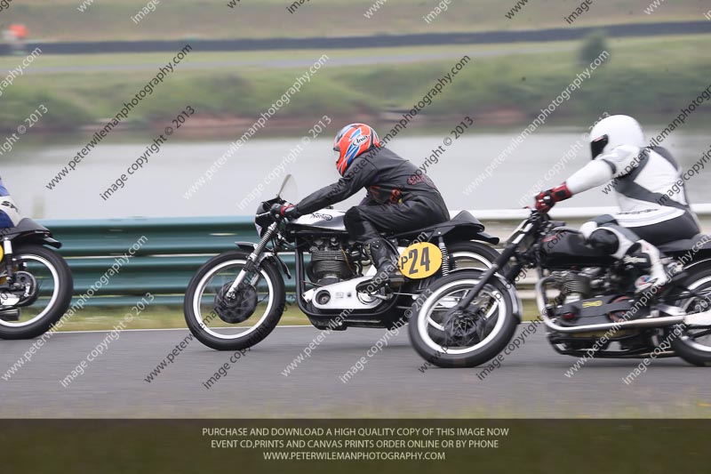 Vintage motorcycle club;eventdigitalimages;mallory park;mallory park trackday photographs;no limits trackdays;peter wileman photography;trackday digital images;trackday photos;vmcc festival 1000 bikes photographs